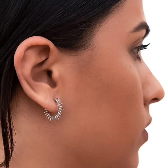 ⚜️𝟯𝟬%𝗢𝗙𝗙 𝗯𝘂𝗻𝗱𝗹𝗲𝘀 𝟯+⚜️ NEW Solar Copper Hoop Earrings - Picture 3 of 9